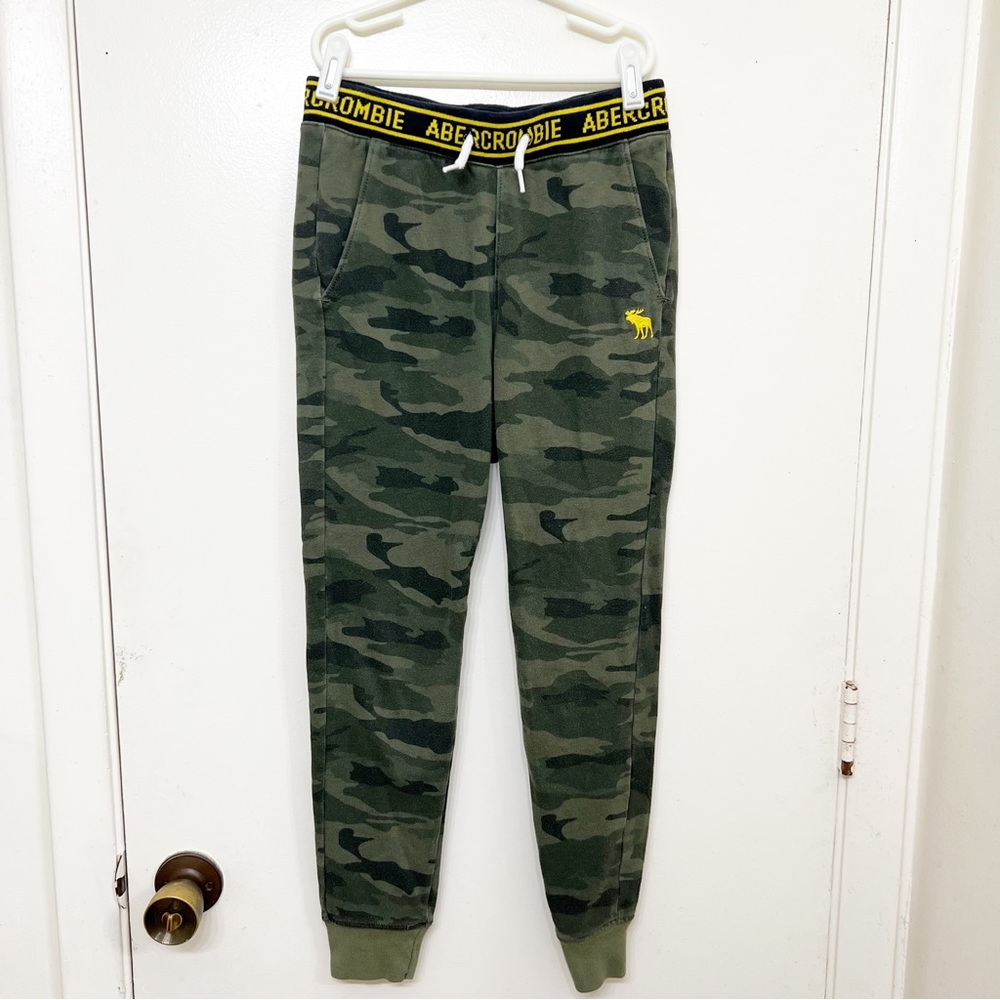 Comfy Abercrombie Kids Camo Joggers Pants Size: 9/10